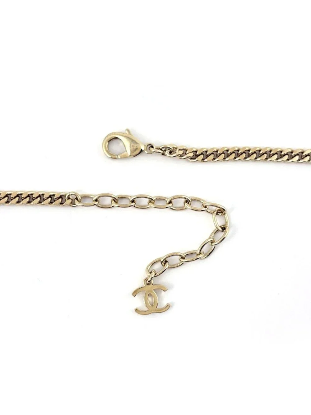 Chanel CC Logo Faux Pearl Necklace Bag Motif White Gold